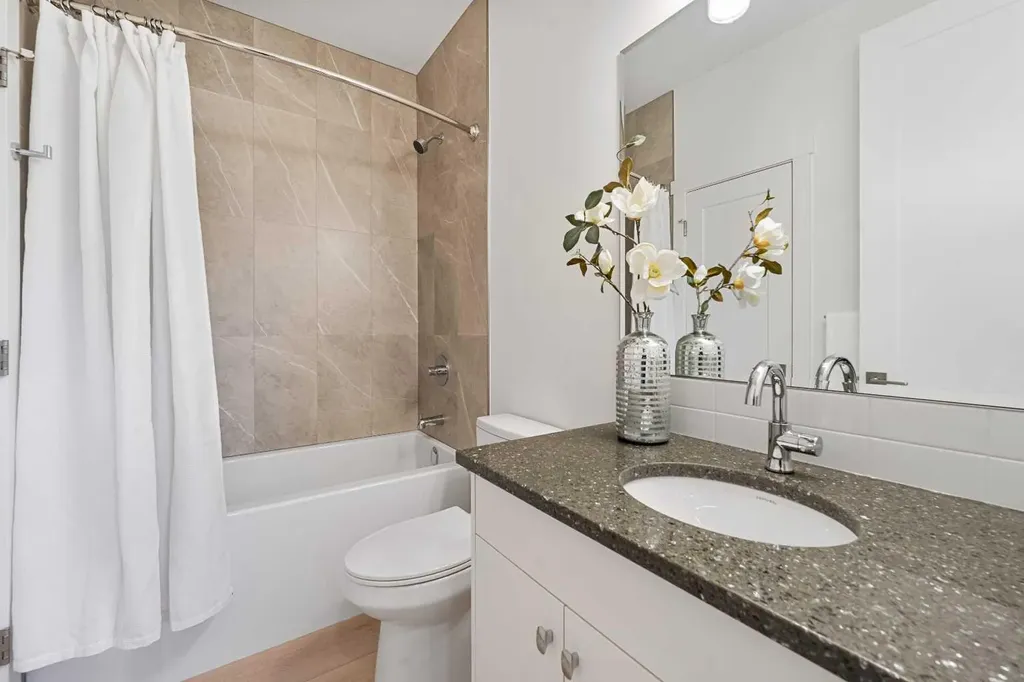 1417 41 Street SW Calgary AB T3C 1X7