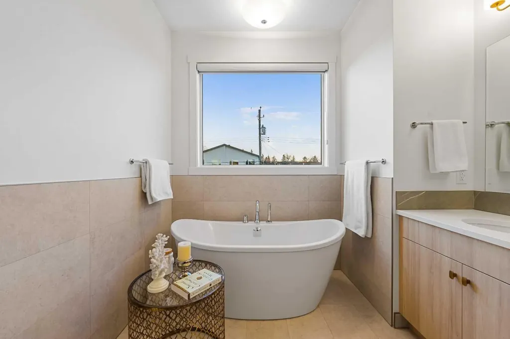 1417 41 Street SW Calgary AB T3C 1X7