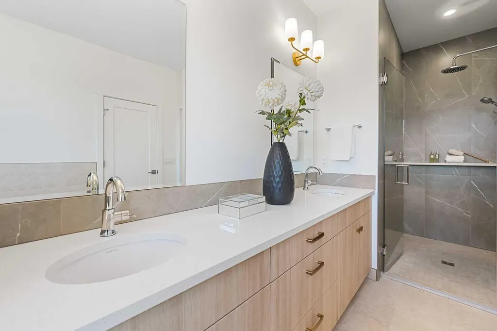 1417 41 Street SW Calgary AB T3C 1X7
