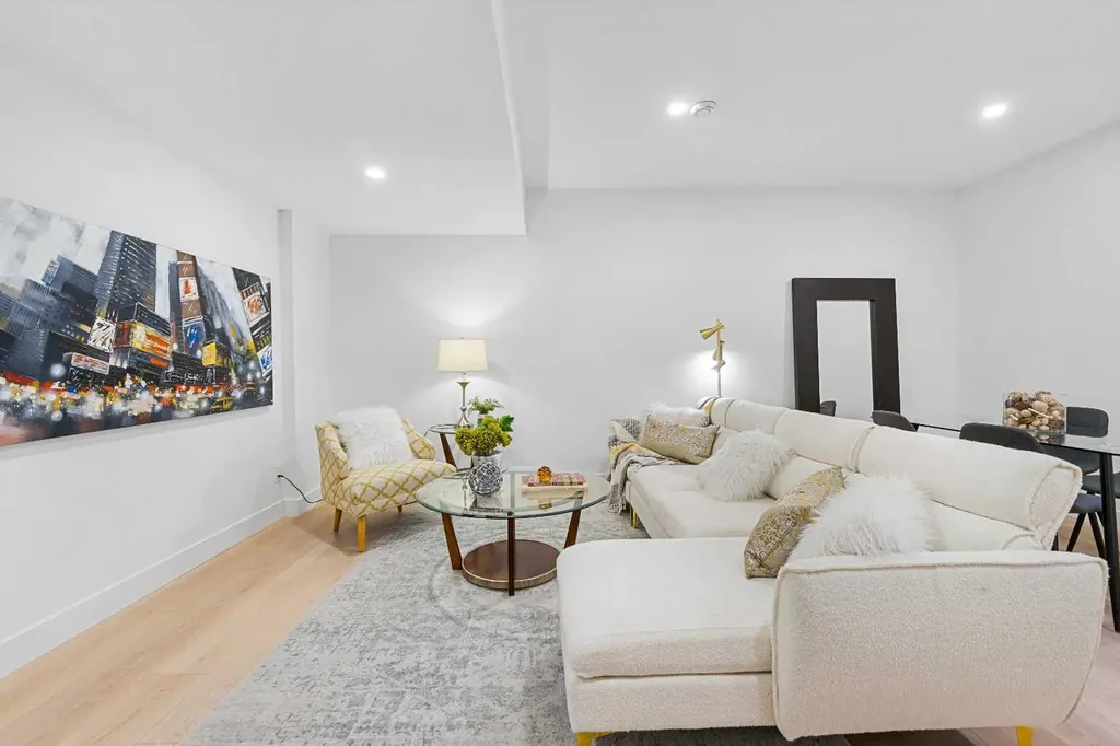 1417 41 Street SW Calgary AB T3C 1X7