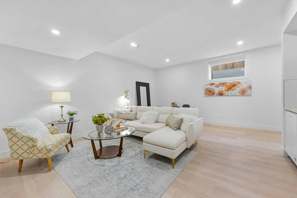 1417 41 Street SW Calgary AB T3C 1X7
