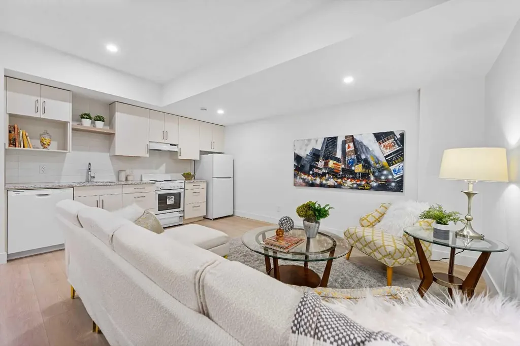 1417 41 Street SW Calgary AB T3C 1X7