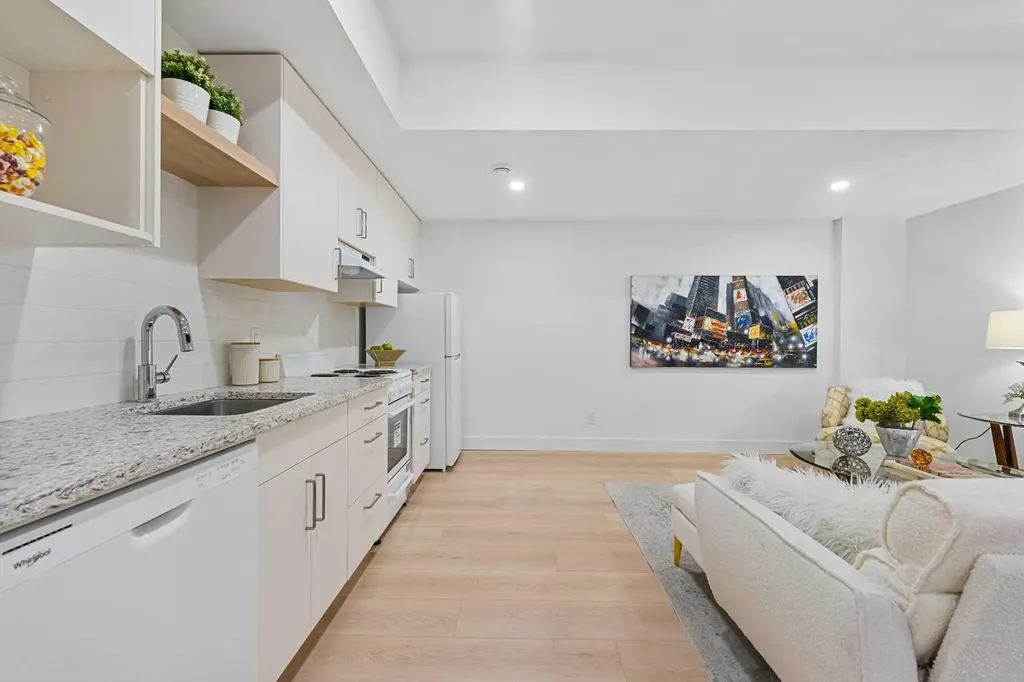 1417 41 Street SW Calgary AB T3C 1X7