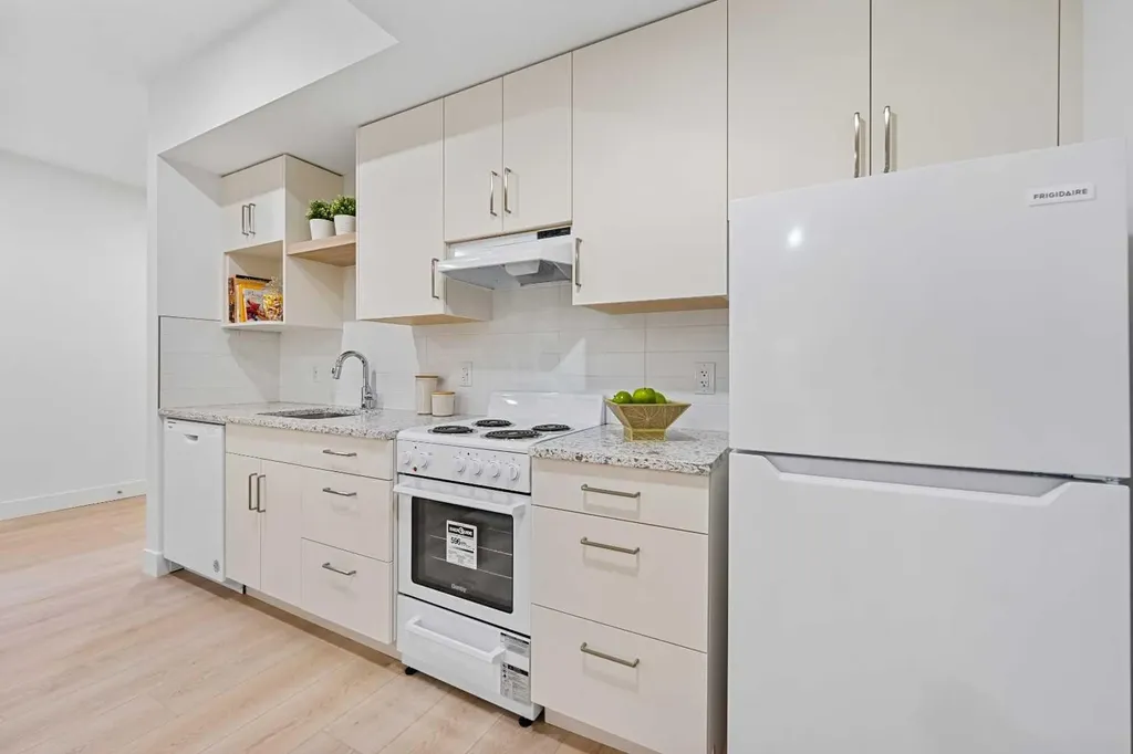 1417 41 Street SW Calgary AB T3C 1X7