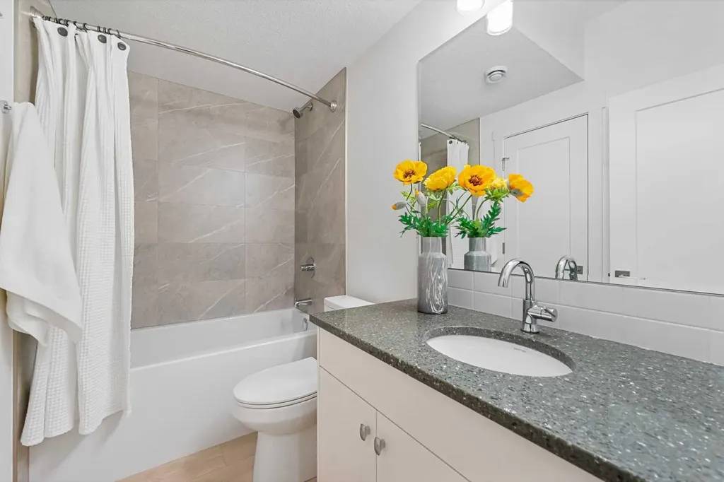 1417 41 Street SW Calgary AB T3C 1X7