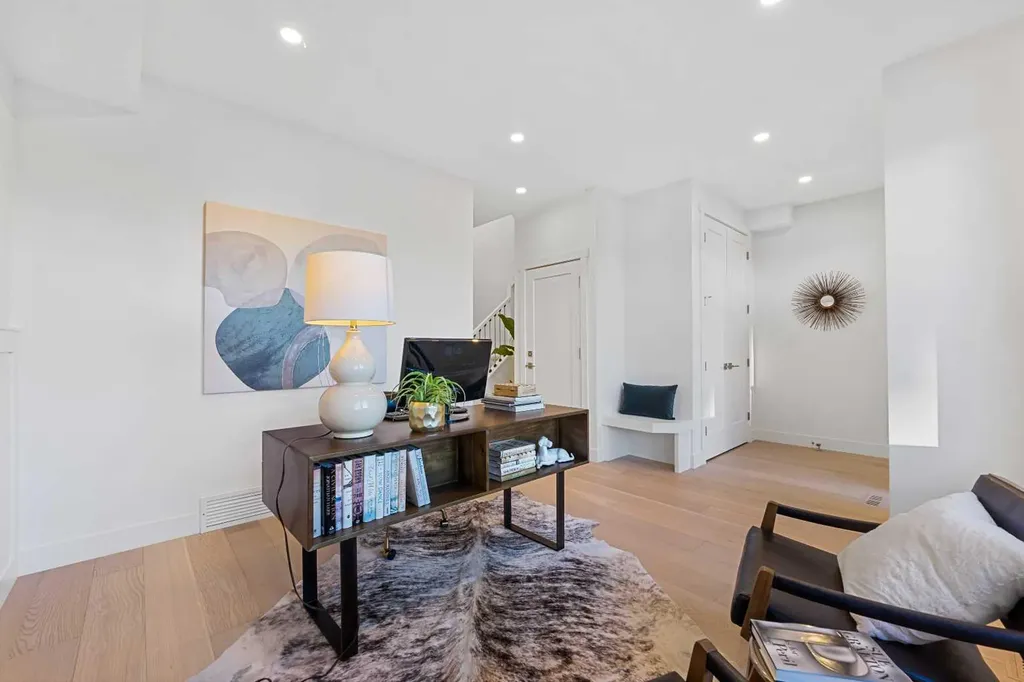 1417 41 Street SW Calgary AB T3C 1X7