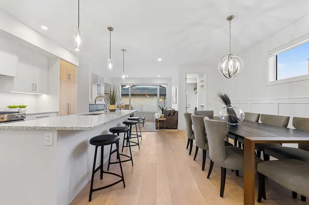 1417 41 Street SW Calgary AB T3C 1X7
