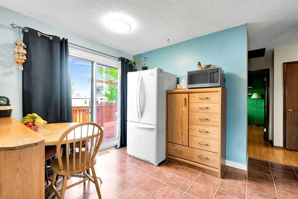 244 Travis Place NE Calgary AB T2K 3W4