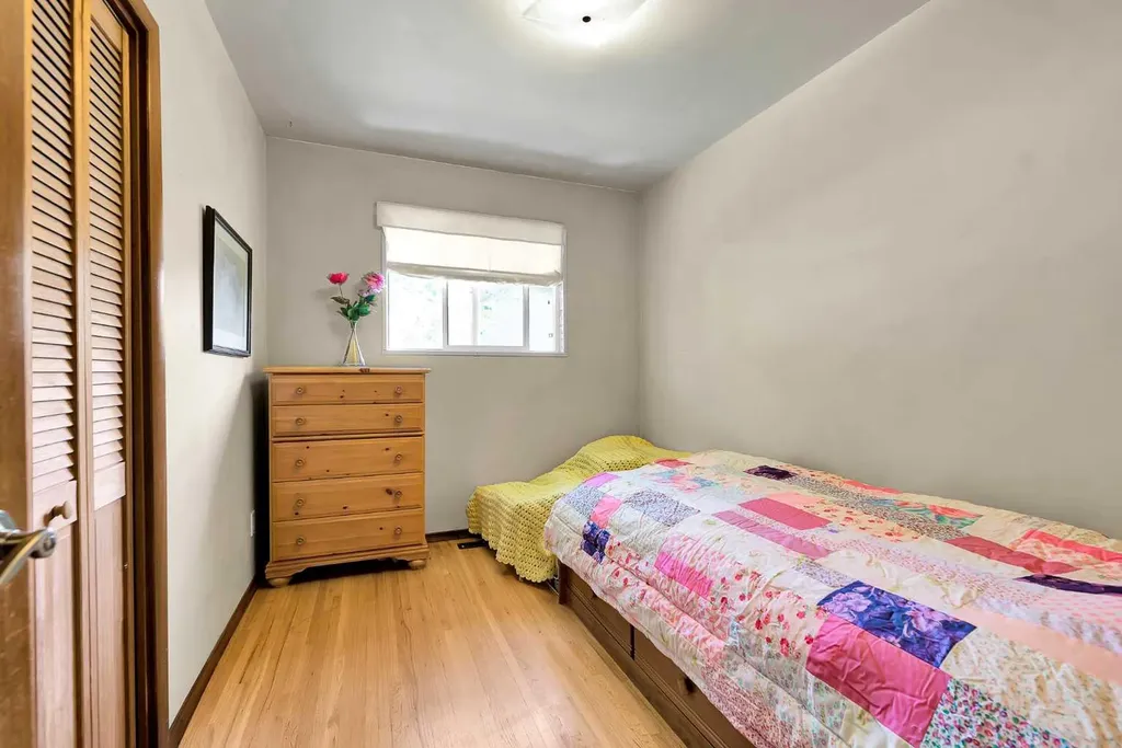 244 Travis Place NE Calgary AB T2K 3W4