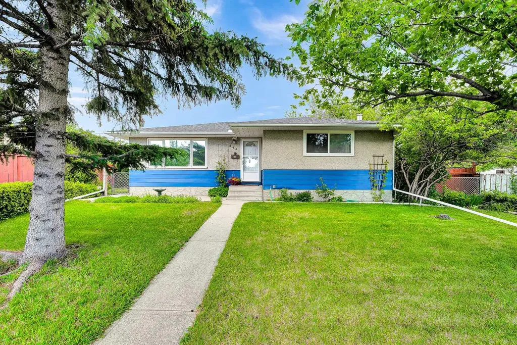 244 Travis Place NE Calgary AB T2K 3W4