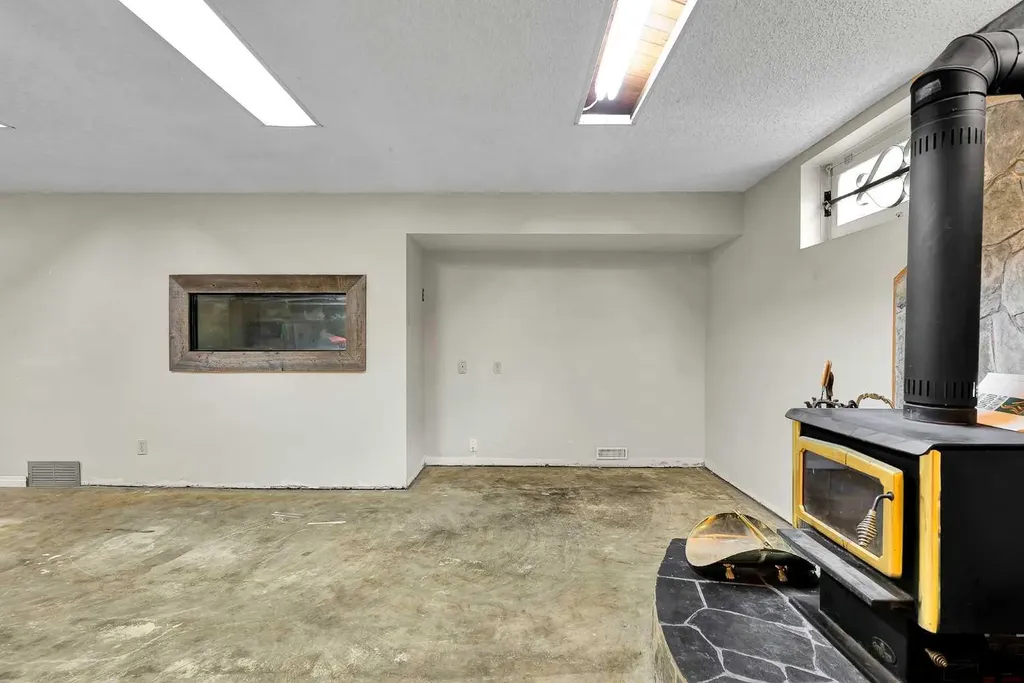 244 Travis Place NE Calgary AB T2K 3W4