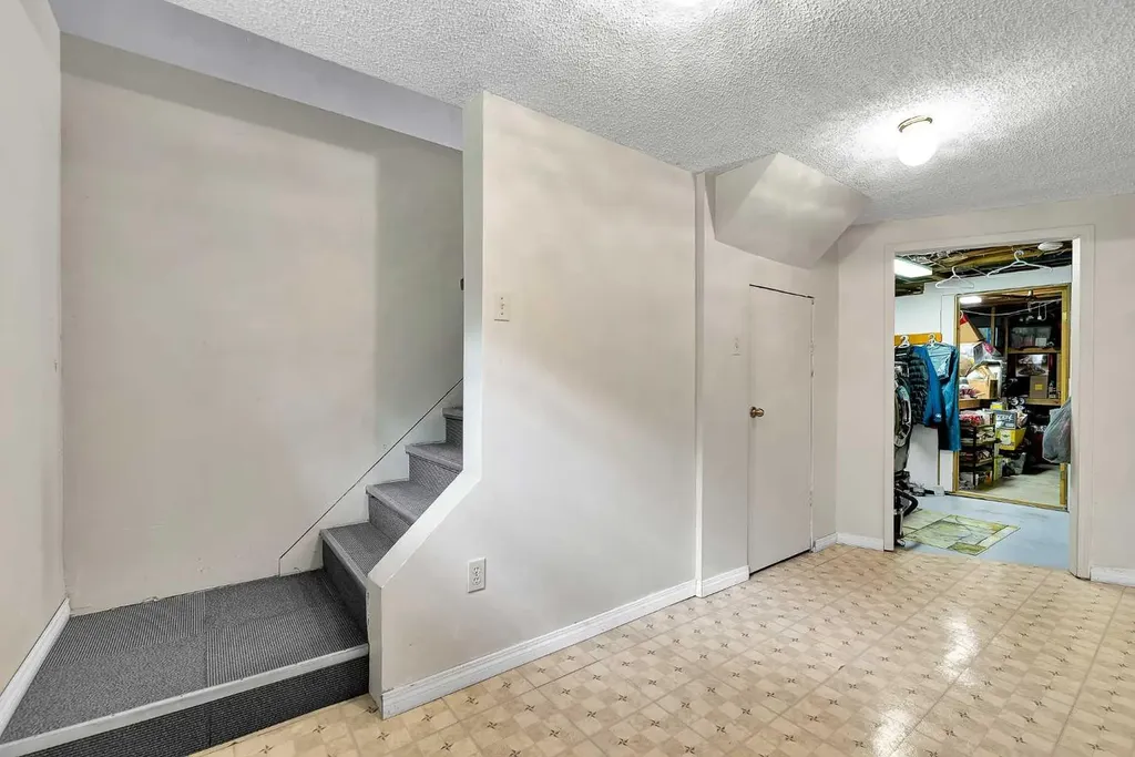 244 Travis Place NE Calgary AB T2K 3W4