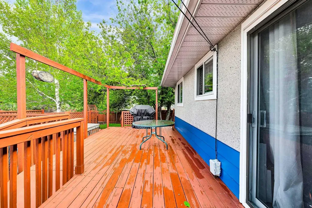 244 Travis Place NE Calgary AB T2K 3W4