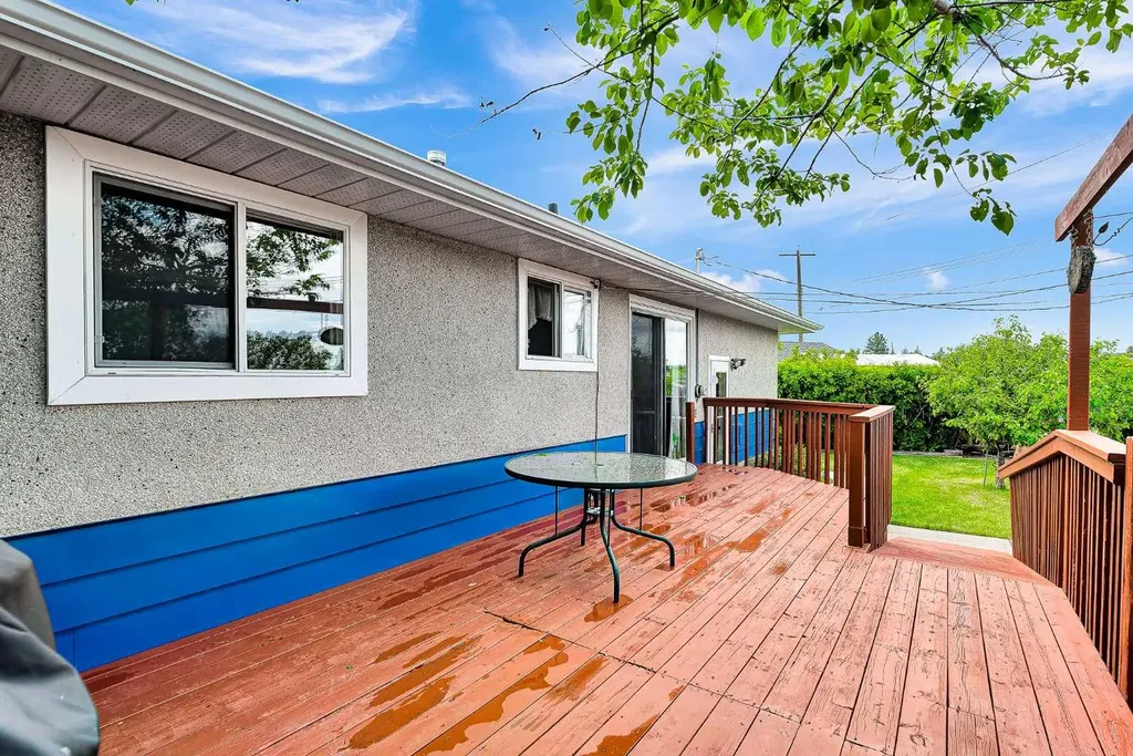 244 Travis Place NE Calgary AB T2K 3W4