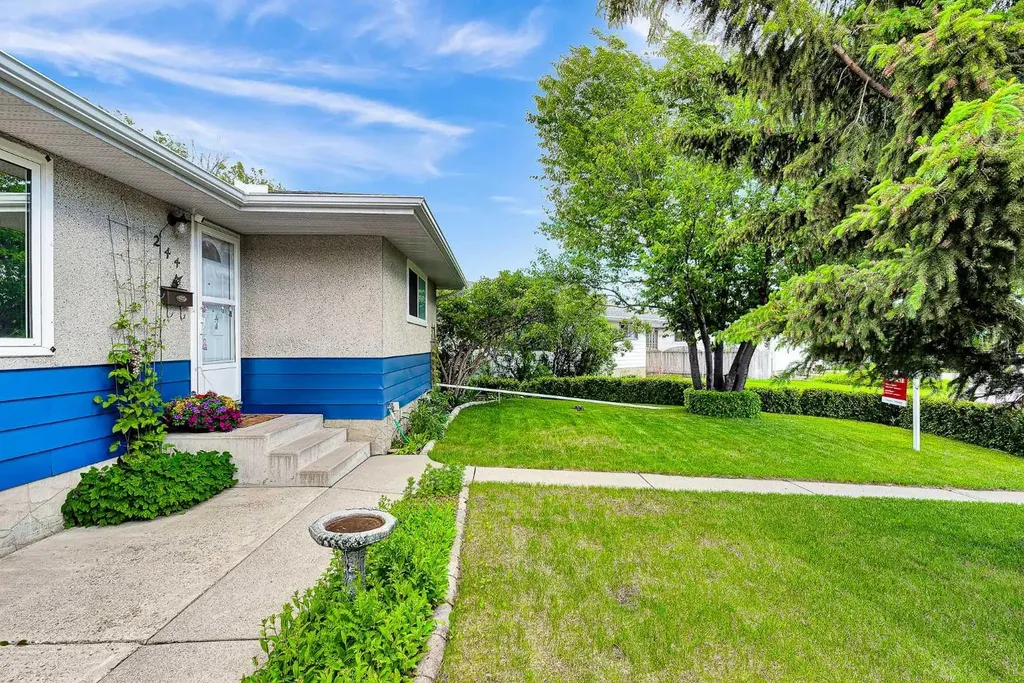 244 Travis Place NE Calgary AB T2K 3W4
