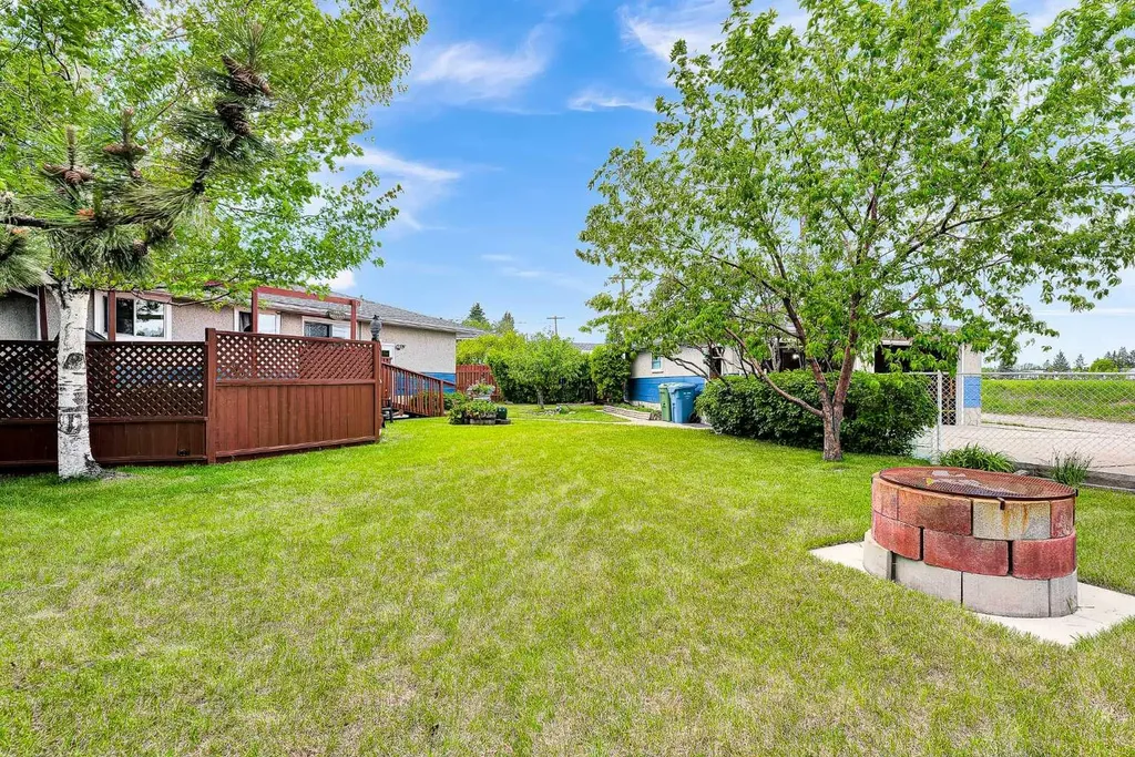 244 Travis Place NE Calgary AB T2K 3W4
