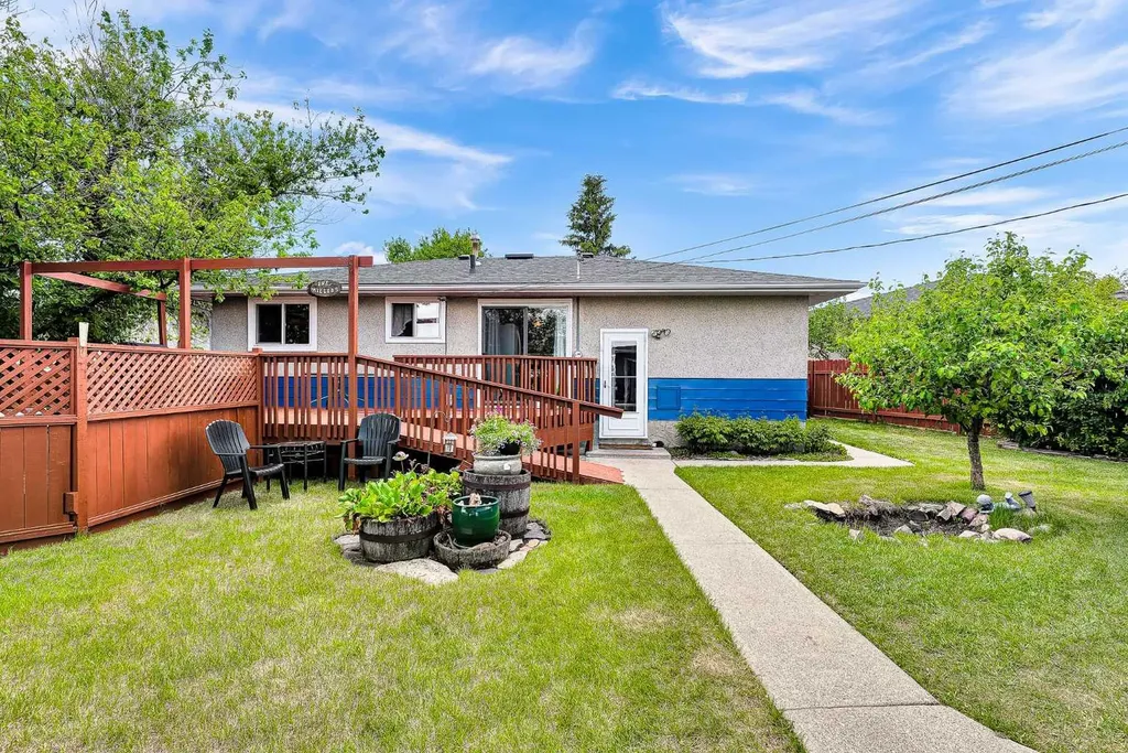 244 Travis Place NE Calgary AB T2K 3W4