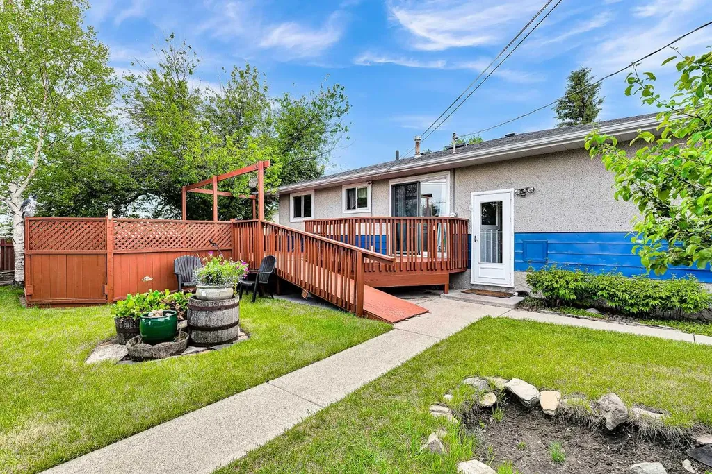 244 Travis Place NE Calgary AB T2K 3W4