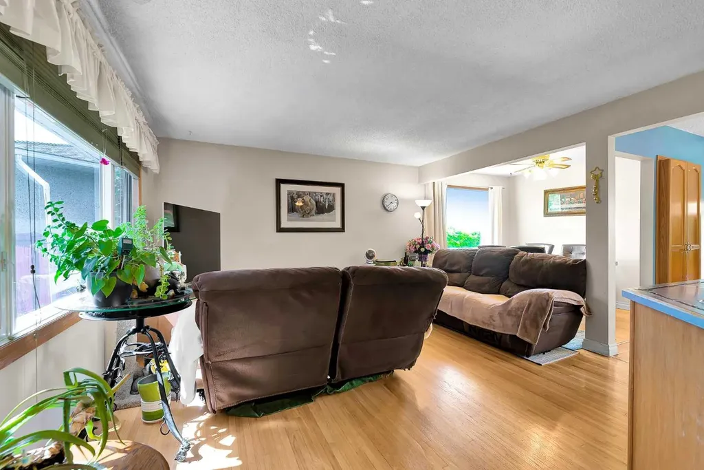 244 Travis Place NE Calgary AB T2K 3W4