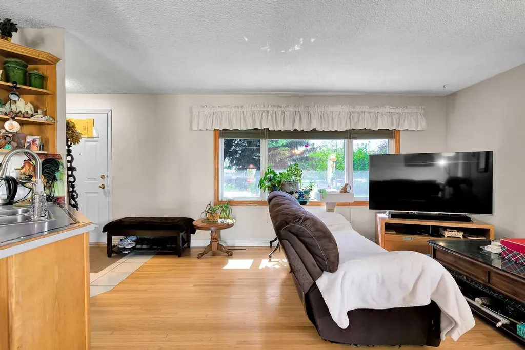 244 Travis Place NE Calgary AB T2K 3W4