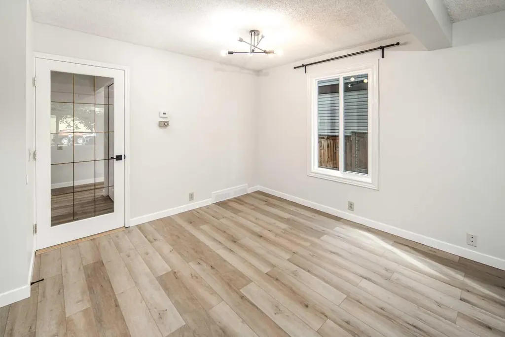 200 Edgedale Way NW Calgary AB T3A 2P9