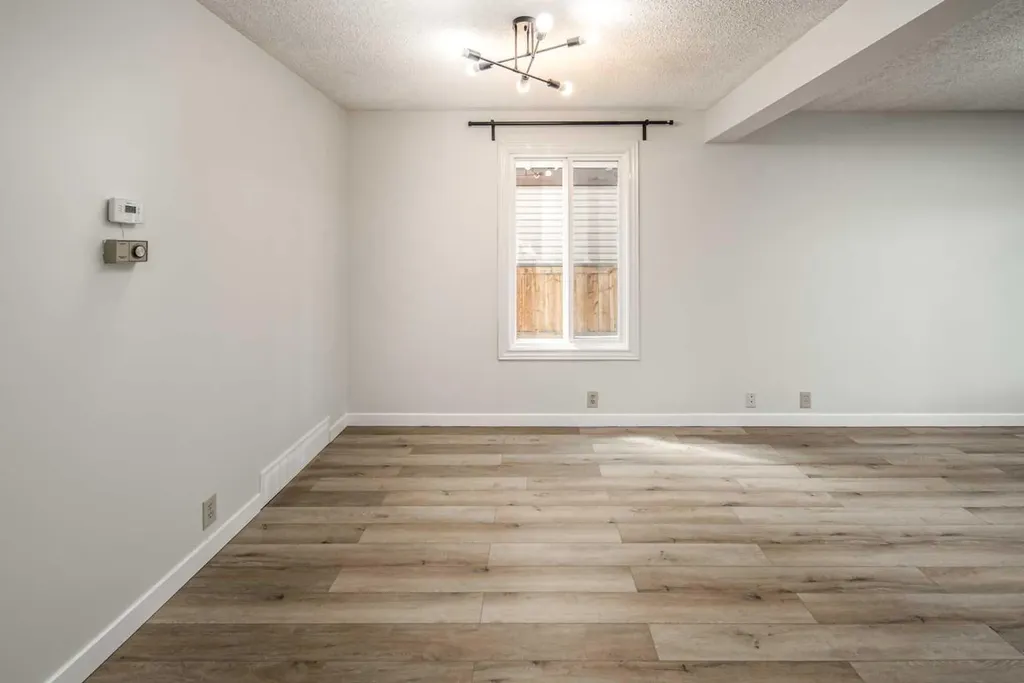 200 Edgedale Way NW Calgary AB T3A 2P9