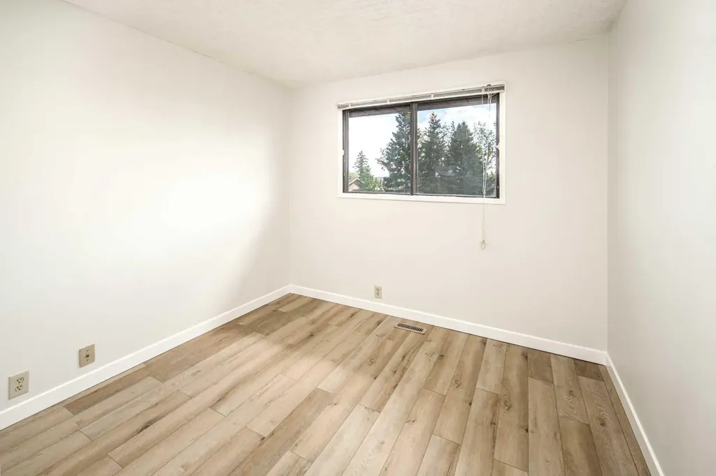 200 Edgedale Way NW Calgary AB T3A 2P9