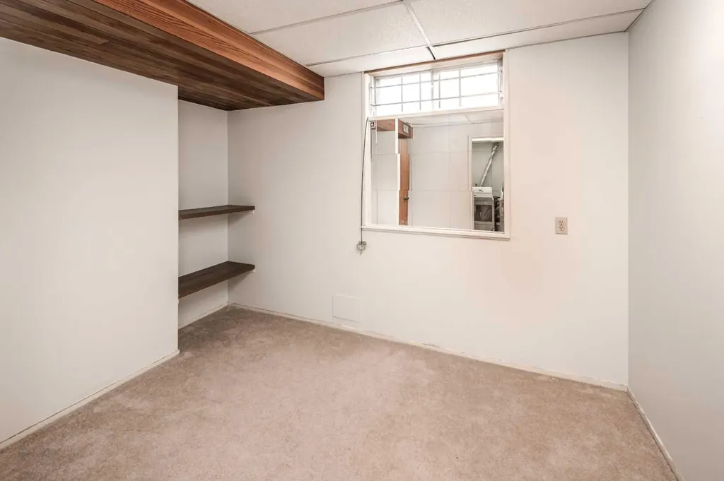 200 Edgedale Way NW Calgary AB T3A 2P9