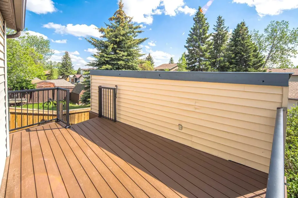 200 Edgedale Way NW Calgary AB T3A 2P9