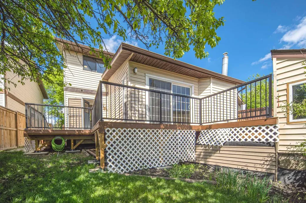 200 Edgedale Way NW Calgary AB T3A 2P9
