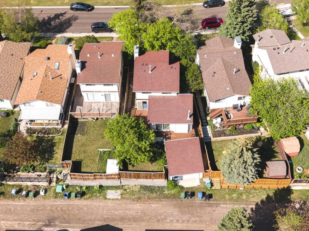 200 Edgedale Way NW Calgary AB T3A 2P9
