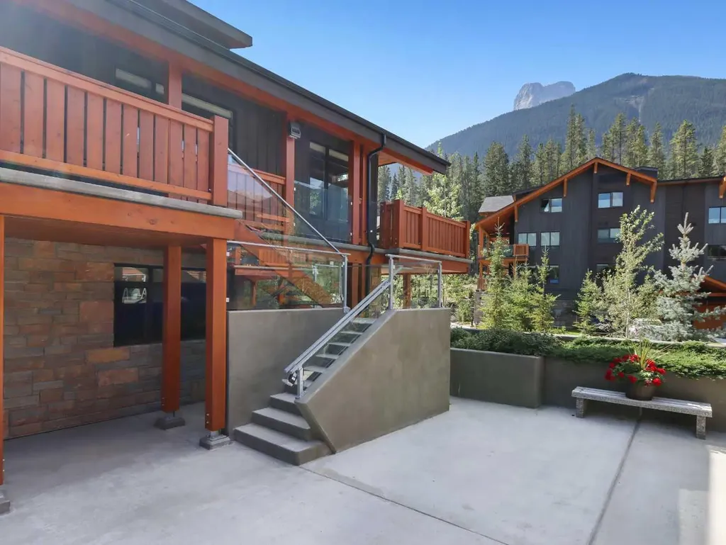3000C Stewart Creek Drive Canmore AB T1W 0G5