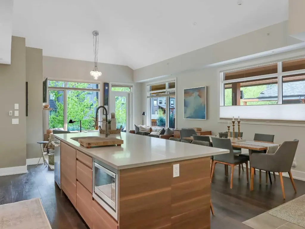 3000C Stewart Creek Drive Canmore AB T1W 0G5