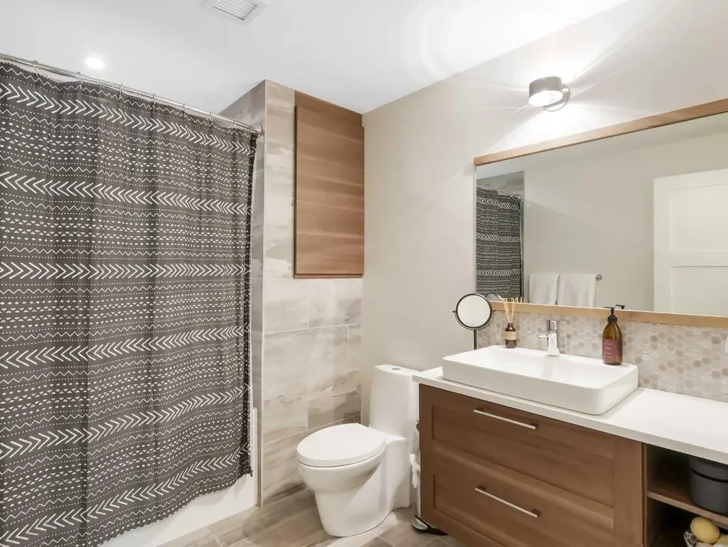 3000C Stewart Creek Drive Canmore AB T1W 0G5