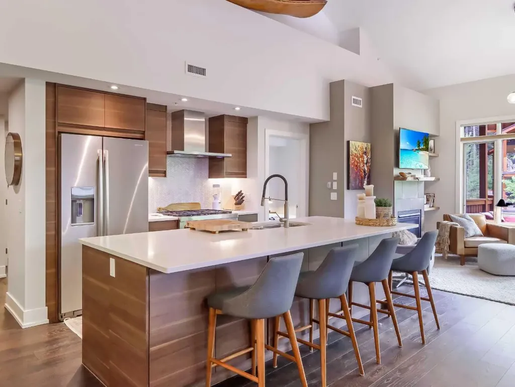 3000C Stewart Creek Drive Canmore AB T1W 0G5