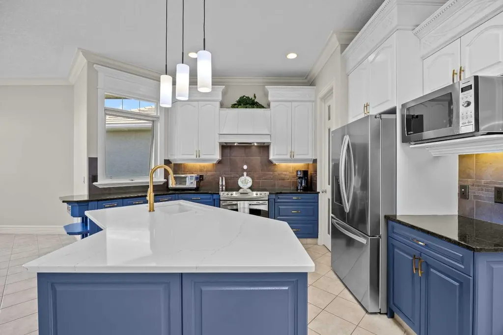 4580 Hamptons Way NW Calgary AB T3A 6B6