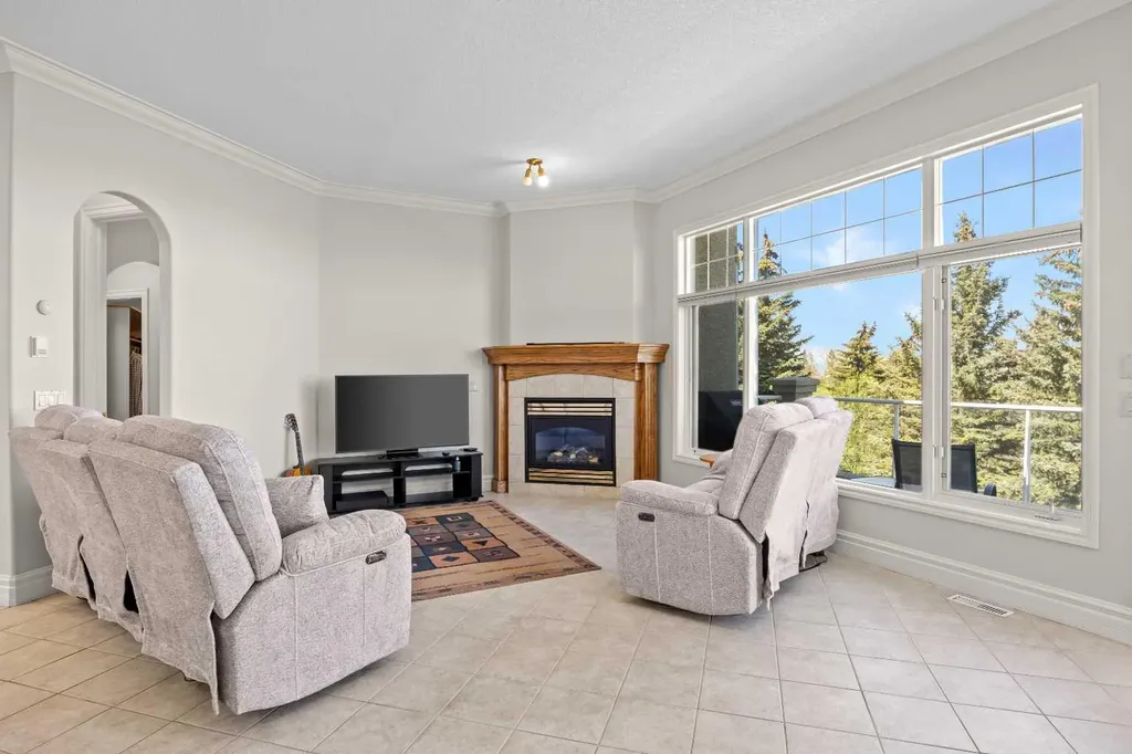 4580 Hamptons Way NW Calgary AB T3A 6B6
