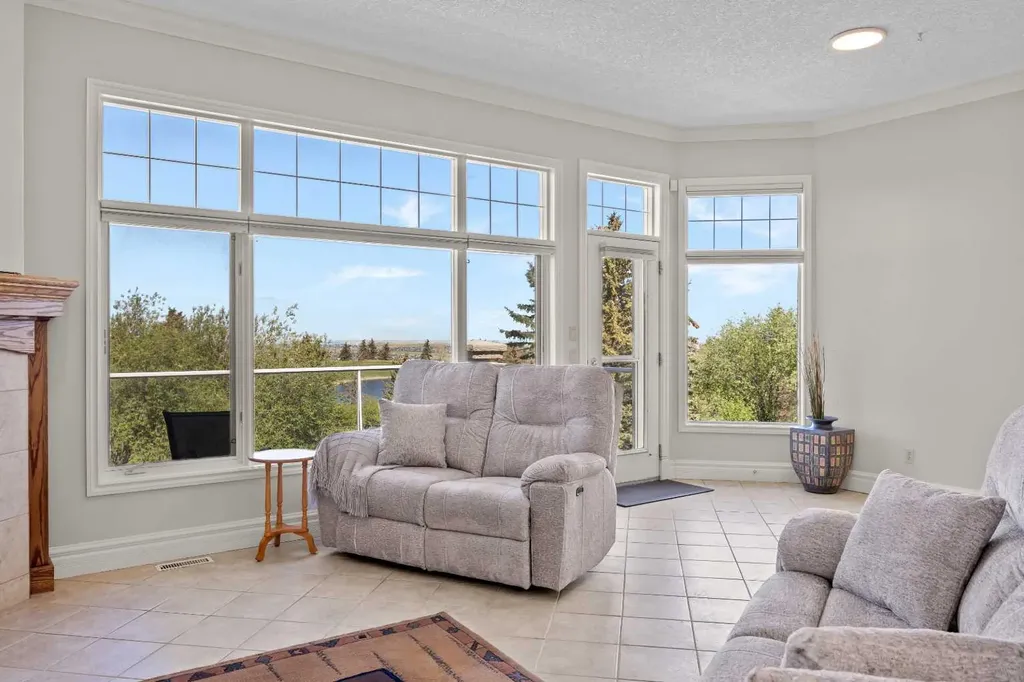 4580 Hamptons Way NW Calgary AB T3A 6B6