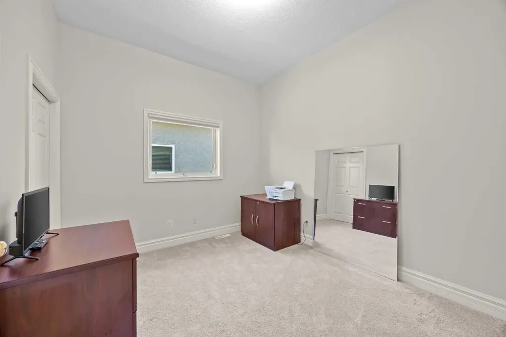 4580 Hamptons Way NW Calgary AB T3A 6B6