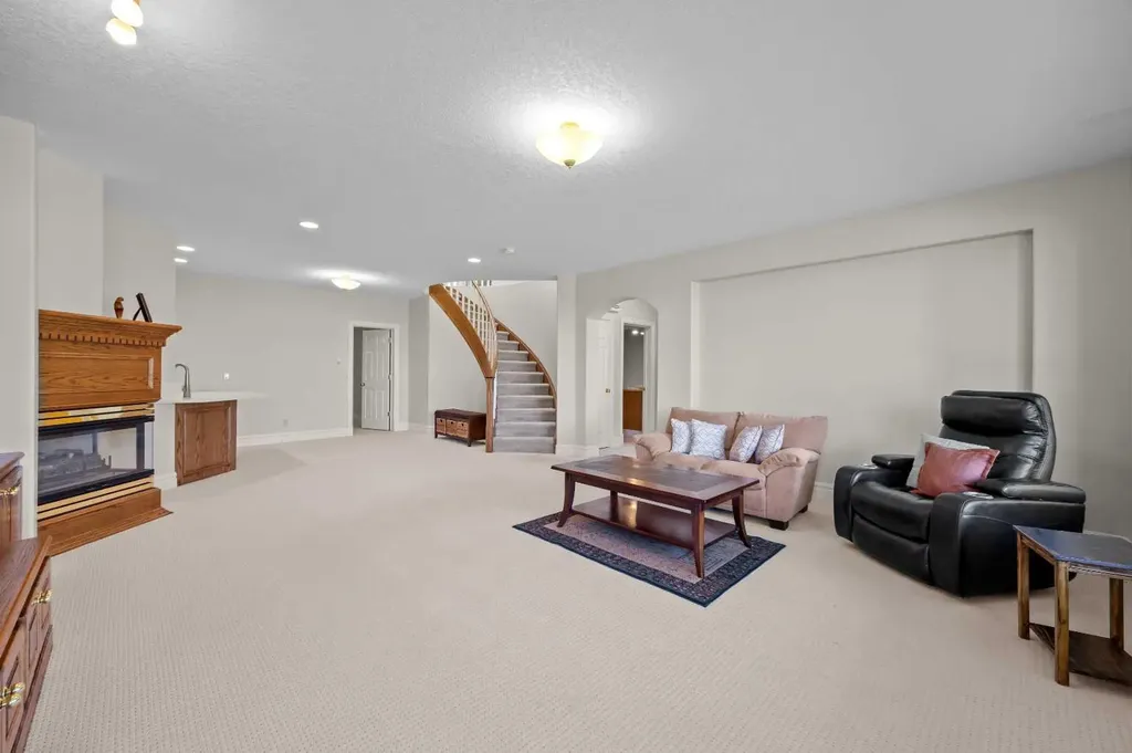 4580 Hamptons Way NW Calgary AB T3A 6B6