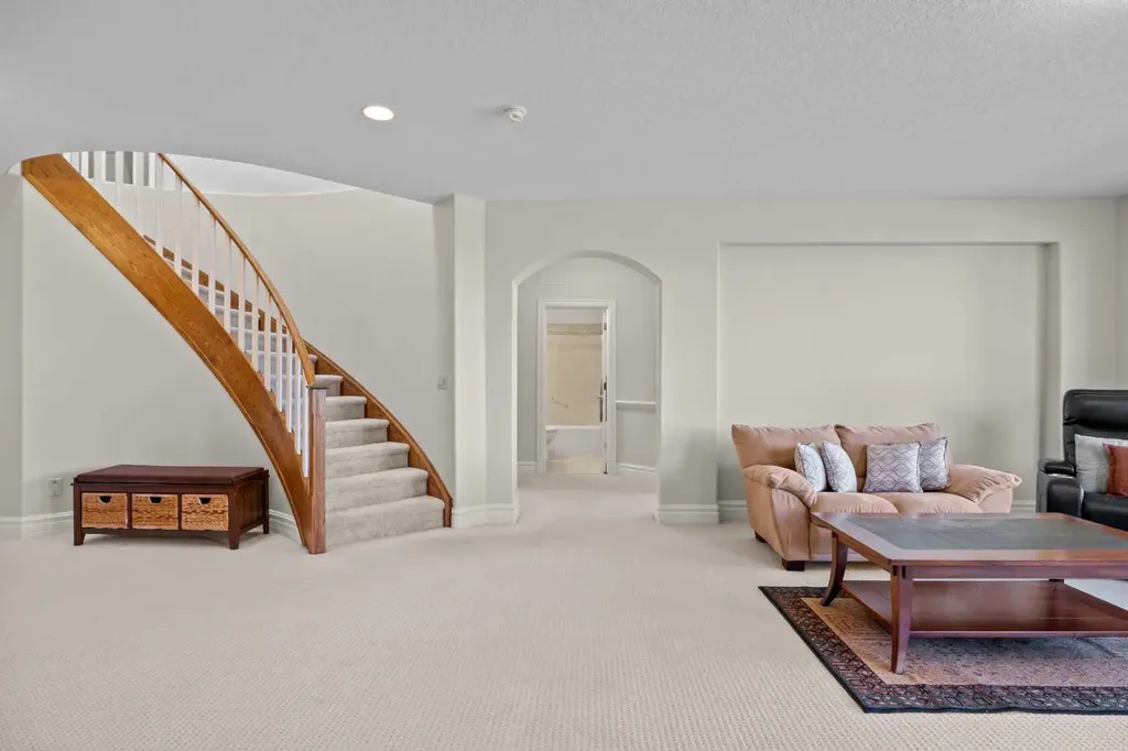 4580 Hamptons Way NW Calgary AB T3A 6B6