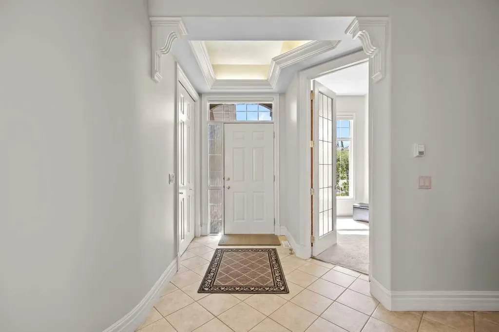 4580 Hamptons Way NW Calgary AB T3A 6B6