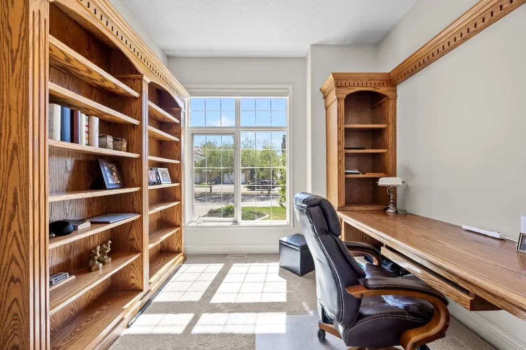 4580 Hamptons Way NW Calgary AB T3A 6B6