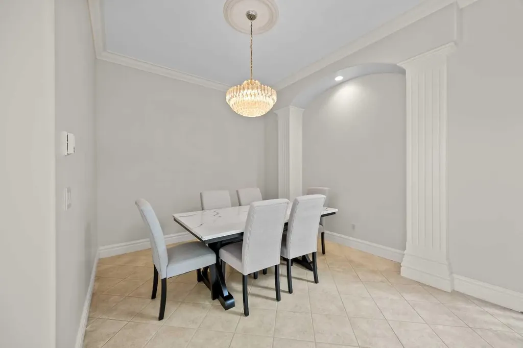 4580 Hamptons Way NW Calgary AB T3A 6B6
