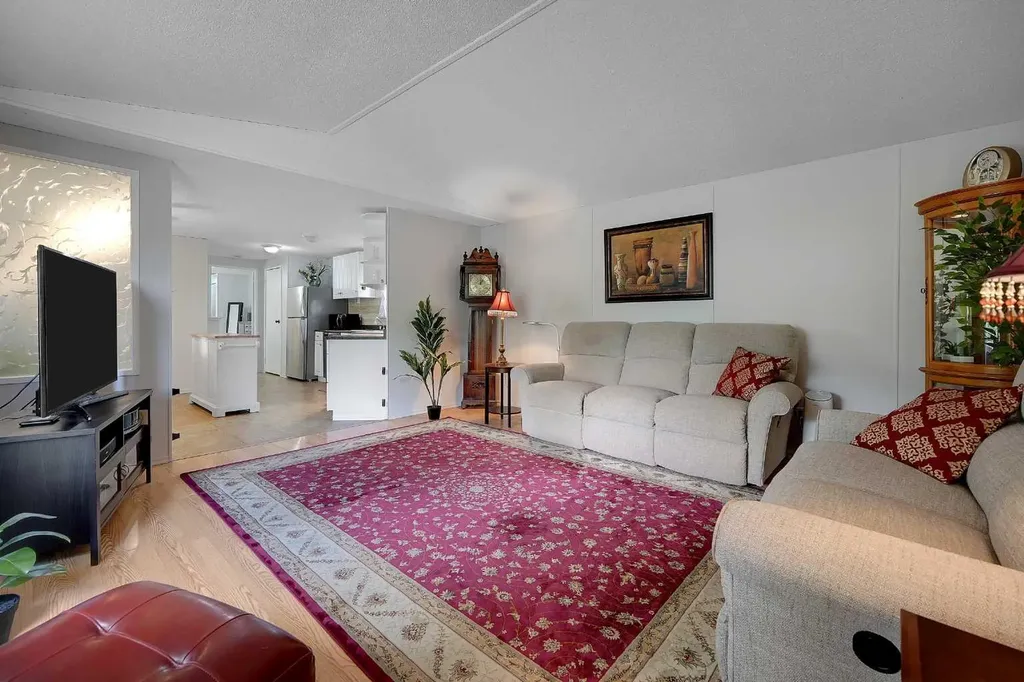 301 Stanley Avenue Okotoks AB T1S 1M5