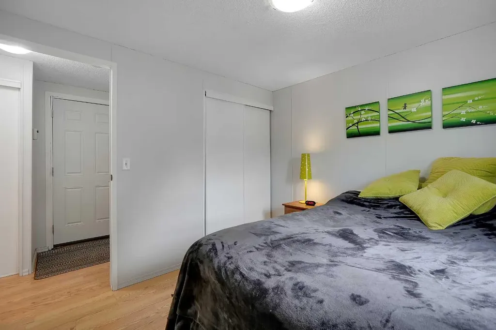 301 Stanley Avenue Okotoks AB T1S 1M5