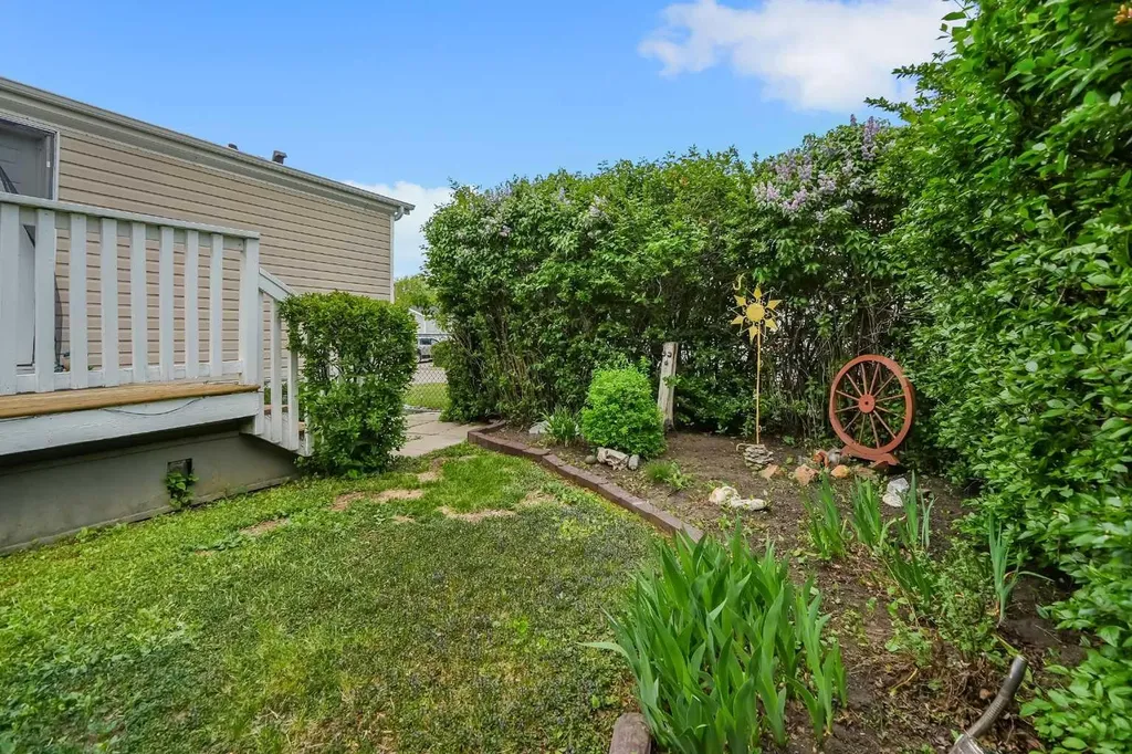 301 Stanley Avenue Okotoks AB T1S 1M5
