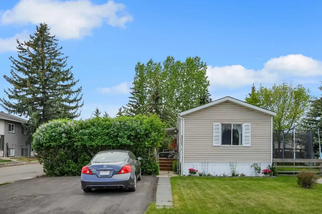 301 Stanley Avenue Okotoks AB T1S 1M5