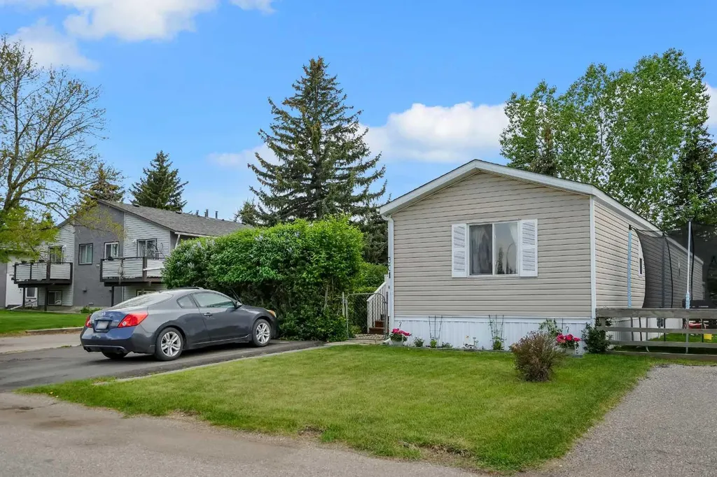 301 Stanley Avenue Okotoks AB T1S 1M5