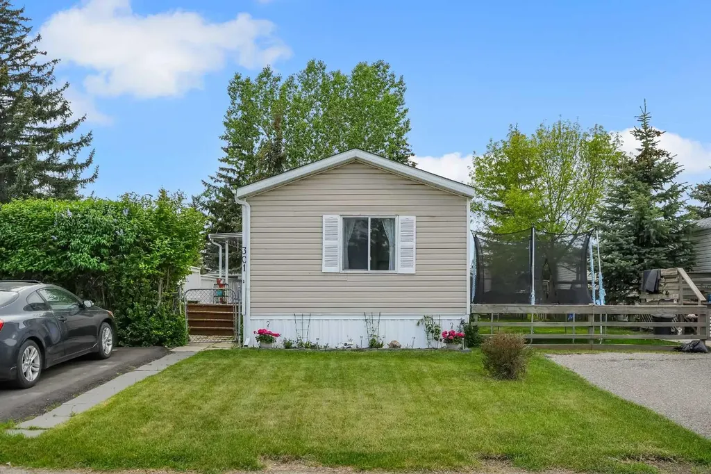 301 Stanley Avenue Okotoks AB T1S 1M5